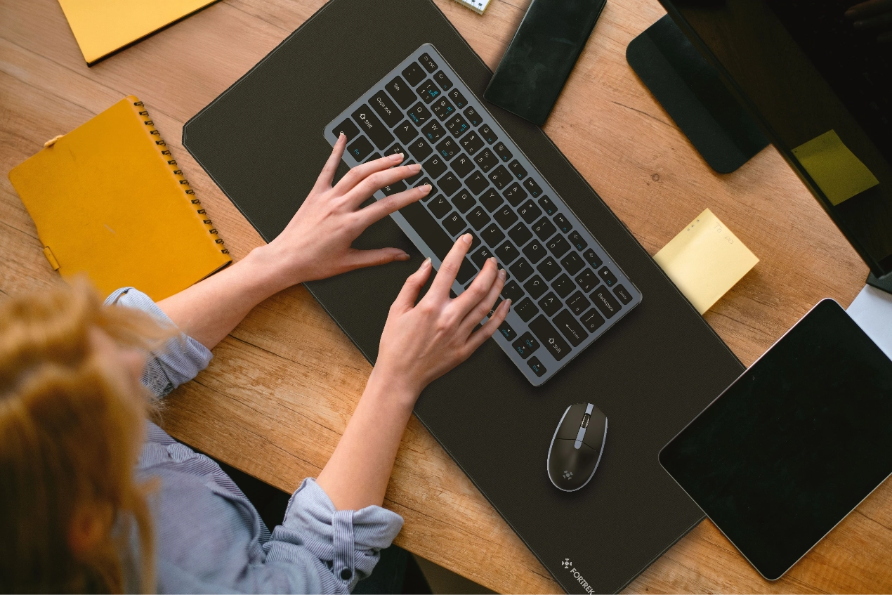 Teclado Bluetooth Compact KB11