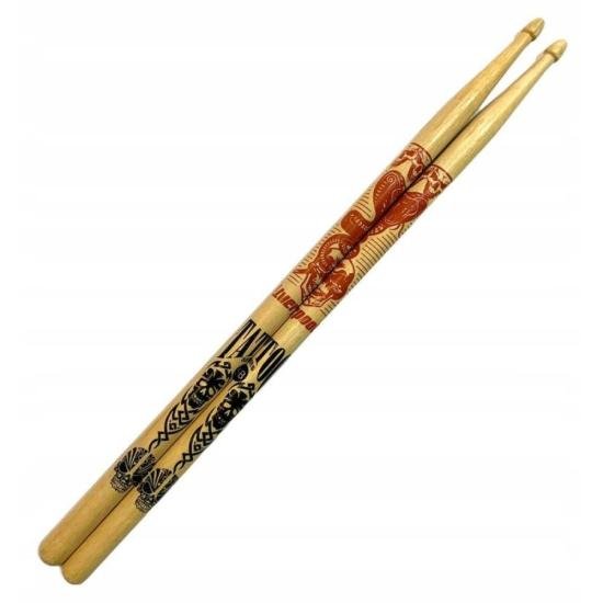 Baqueta para Bateria LIVERPOOL CLASSIC TATOO LE5BM (par) por 33,99 à vista no boleto/pix ou parcele em até 1x sem juros. Compre na loja Mundomax!