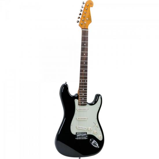 Guitarra SX Strato Vintage SST 62 Preta Com Capa por 0,00 à vista no boleto/pix ou parcele em até 1x sem juros. Compre na loja Mundomax!