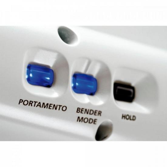 Teclado Sintetizador ROLAND Portátil AX-Synth por 0,00 à vista no boleto/pix ou parcele em até 1x sem juros. Compre na loja Mundomax!