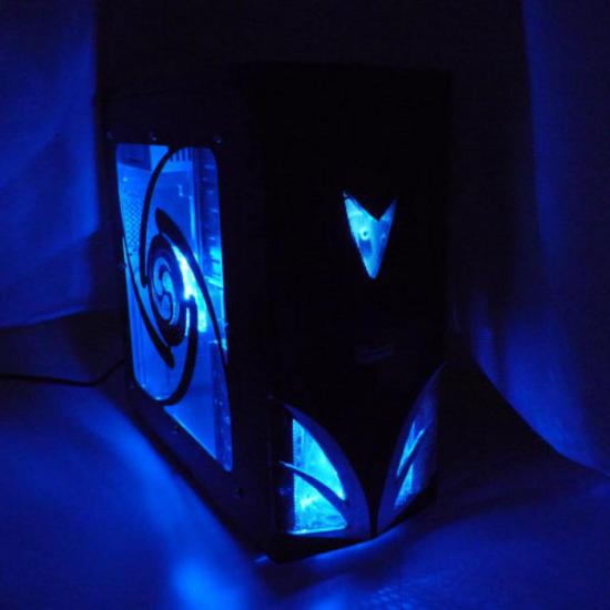 Gabinete Gamer Titan C/Cooler Azul FORTREK por 0,00 à vista no boleto/pix ou parcele em até 1x sem juros. Compre na loja Mundomax!