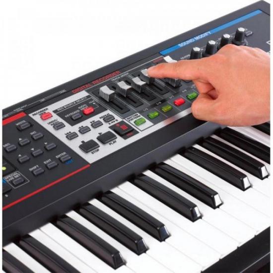 Teclado Sintetizador ROLAND 61 Teclas com Gravador Digital JUNO GI por 0,00 à vista no boleto/pix ou parcele em até 1x sem juros. Compre na loja Mundomax!