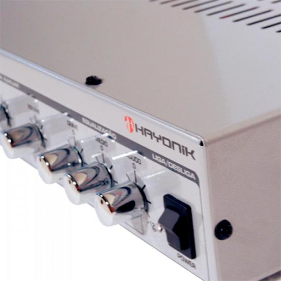 Amplificador 50W VERSATIL SLIM USB 12V Prata HAYONIK por 0,00 à vista no boleto/pix ou parcele em até 1x sem juros. Compre na loja Mundomax!