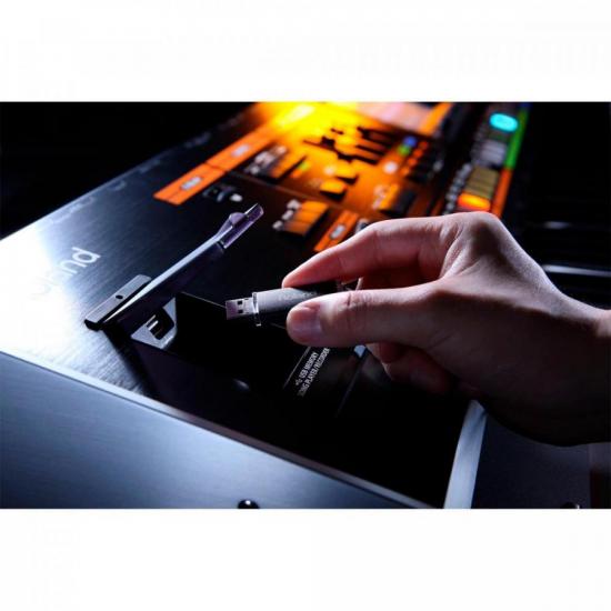 Teclado Sintetizador ROLAND 76 Teclas Clássico Jupiter 80 Preto por 0,00 à vista no boleto/pix ou parcele em até 1x sem juros. Compre na loja Mundomax!