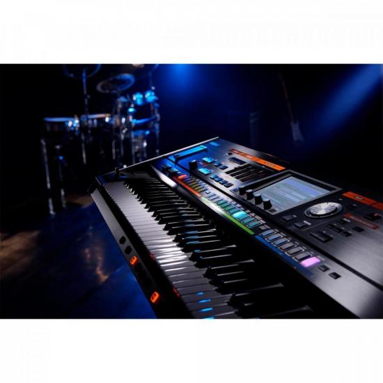 Teclado Sintetizador ROLAND 76 Teclas Clássico Jupiter 80 Preto por 0,00 à vista no boleto/pix ou parcele em até 1x sem juros. Compre na loja Mundomax!