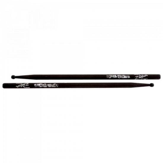 Baquetas Travis Barker Ponta de Madeira ASTBKL Preta ZILDJIAN por 0,00 à vista no boleto/pix ou parcele em até 1x sem juros. Compre na loja Mundomax!