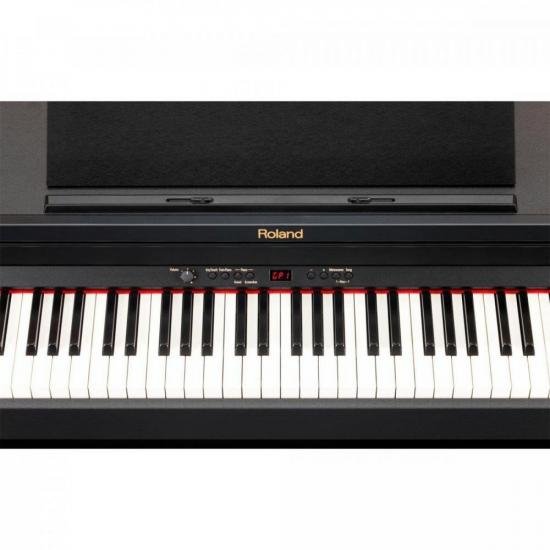 Piano Digital ROLAND Preto RP-301 por 0,00 à vista no boleto/pix ou parcele em até 1x sem juros. Compre na loja Mundomax!