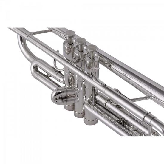 Trompete Bb com Estojo WEINGRILL & NIRSCHL Prateado WERIL por 0,00 à vista no boleto/pix ou parcele em até 1x sem juros. Compre na loja Mundomax!