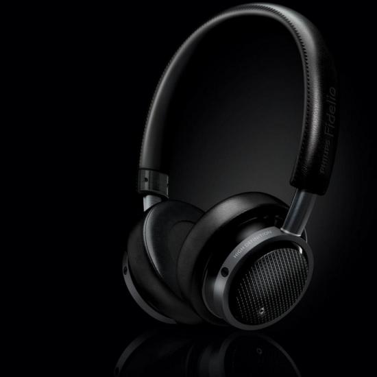 Fone de Ouvido M1/00 Edição Fidelio Preto PHILIPS por 0,00 à vista no boleto/pix ou parcele em até 1x sem juros. Compre na loja Mundomax!