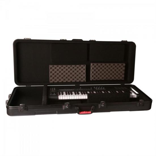 Case Para Teclado GKPE 61 TSA Preto GATOR por 0,00 à vista no boleto/pix ou parcele em até 1x sem juros. Compre na loja Mundomax!