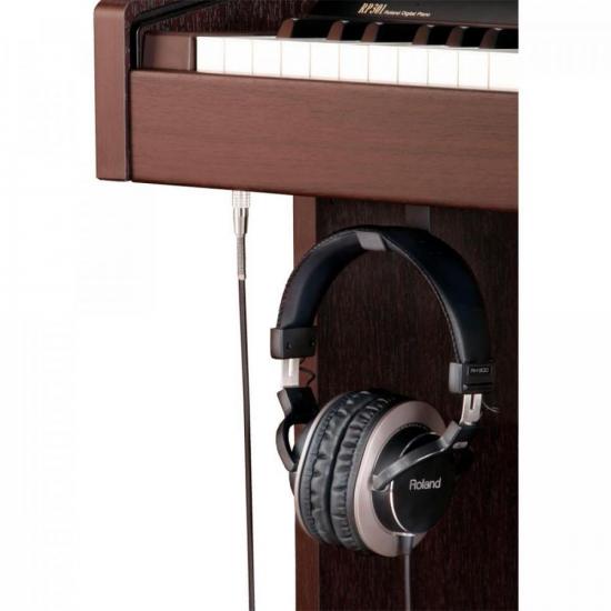 Piano Digital ROLAND Marrom RP-301 por 0,00 à vista no boleto/pix ou parcele em até 1x sem juros. Compre na loja Mundomax!