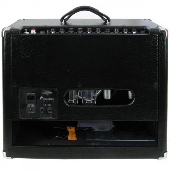 Cubo Valvulado Para Guitarra Dynamic 30W MGV 30 METEORO por 0,00 à vista no boleto/pix ou parcele em até 1x sem juros. Compre na loja Mundomax!