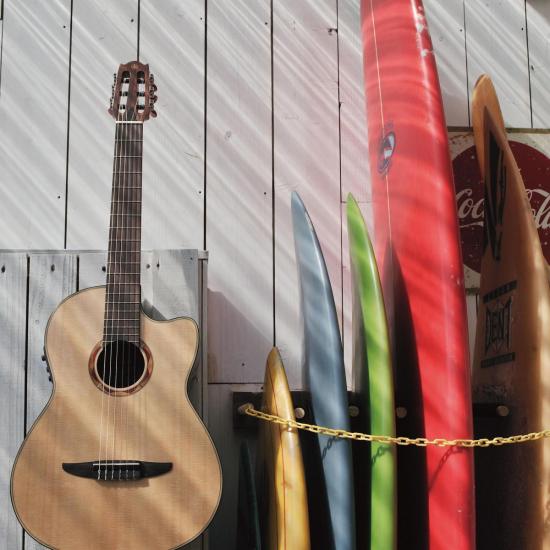 Violão YAMAHA Elétrico Acústico Nylon NCX-900R Natural por 0,00 à vista no boleto/pix ou parcele em até 1x sem juros. Compre na loja Mundomax!