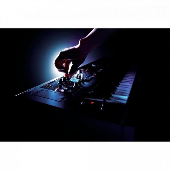 Orgao ROLAND Eletronico VCombo VR09 por 0,00 à vista no boleto/pix ou parcele em até 1x sem juros. Compre na loja Mundomax!