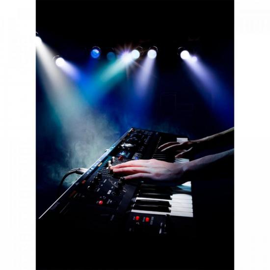 Orgao ROLAND Eletronico VCombo VR09 por 0,00 à vista no boleto/pix ou parcele em até 1x sem juros. Compre na loja Mundomax!