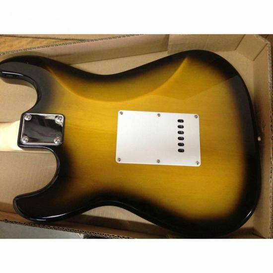 Guitarra SHELTER Classic Califórnia Standard STD15 Sunburst por 0,00 à vista no boleto/pix ou parcele em até 1x sem juros. Compre na loja Mundomax!