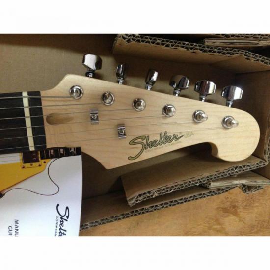 Guitarra SHELTER Classic Califórnia Standard STD15 Sunburst por 0,00 à vista no boleto/pix ou parcele em até 1x sem juros. Compre na loja Mundomax!