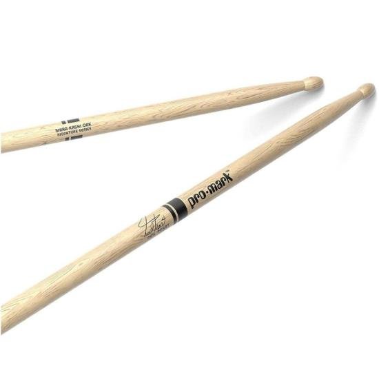 Baqueta Shira Kashi Oak Neil Peart 747 PRO MARK por 241,99 à vista no boleto/pix ou parcele em até 9x sem juros. Compre na loja Mundomax!