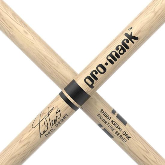 Baqueta Shira Kashi Oak Neil Peart 747 PRO MARK por 241,99 à vista no boleto/pix ou parcele em até 9x sem juros. Compre na loja Mundomax!
