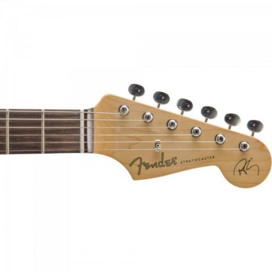 Guitarra FENDER Stratocaster Standard Robert Cray 3 Tons Sunburst por 0,00 à vista no boleto/pix ou parcele em até 1x sem juros. Compre na loja Mundomax!