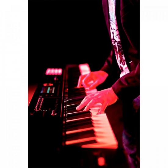 Teclado ROLAND WORKSTATION FA-06 por 0,00 à vista no boleto/pix ou parcele em até 1x sem juros. Compre na loja Mundomax!