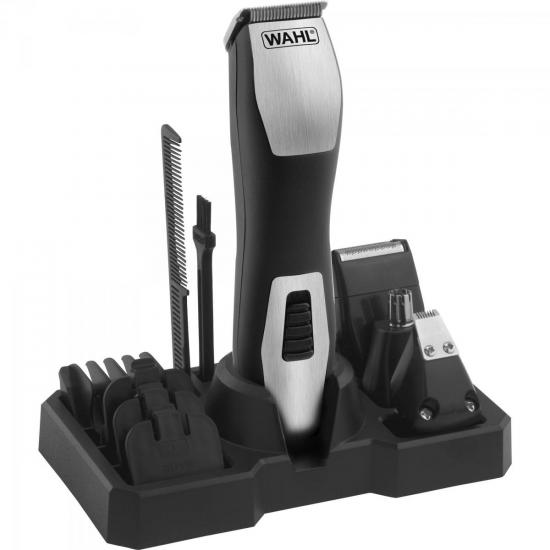 Aparador de Pelos Faciais Bivolt 4 EM 1 GROOMSMAN PRO Preto/Prata WAHL por 0,00 à vista no boleto/pix ou parcele em até 1x sem juros. Compre na loja Mundomax!