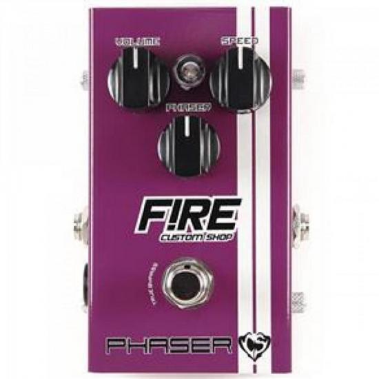Pedal de Efeitos Phaser Cacau Santos Roxo FIRE por 0,00 à vista no boleto/pix ou parcele em até 1x sem juros. Compre na loja Mundomax!