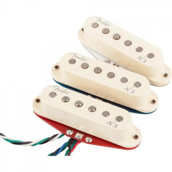 Set de Captadores Para Guitarra N3 NOISELESS STRAT Branco Vintage FENDER por 0,00 à vista no boleto/pix ou parcele em até 1x sem juros. Compre na loja Mundomax!