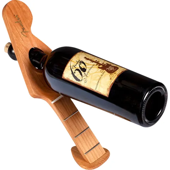 Suporte para Vinho em Madeira Stratocaster FENDER por 0,00 à vista no boleto/pix ou parcele em até 1x sem juros. Compre na loja Mundomax!