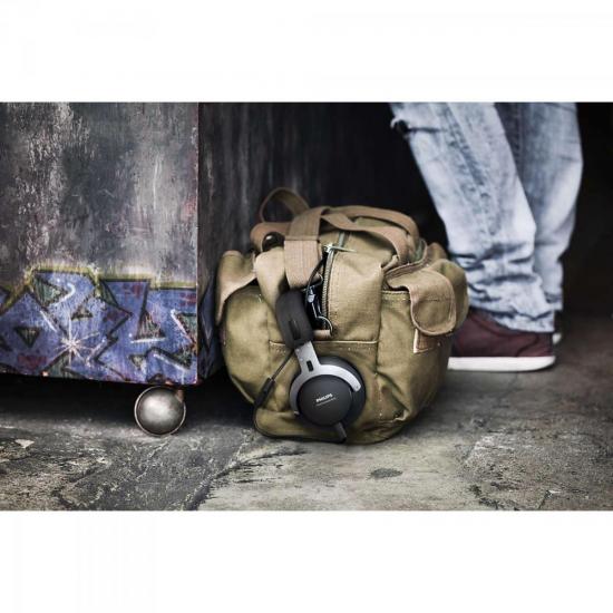 Fone de Ouvido com Microfone no Cabo SHL3565BK/00 Preto PHILIPS por 0,00 à vista no boleto/pix ou parcele em até 1x sem juros. Compre na loja Mundomax!