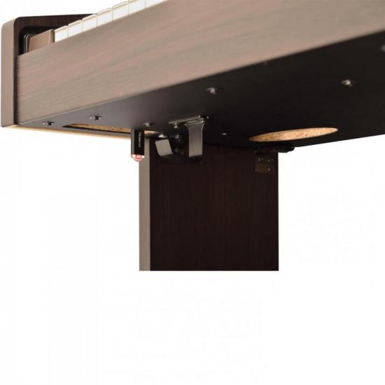 Piano Digital ROLAND RP-401R Marrom por 0,00 à vista no boleto/pix ou parcele em até 1x sem juros. Compre na loja Mundomax!