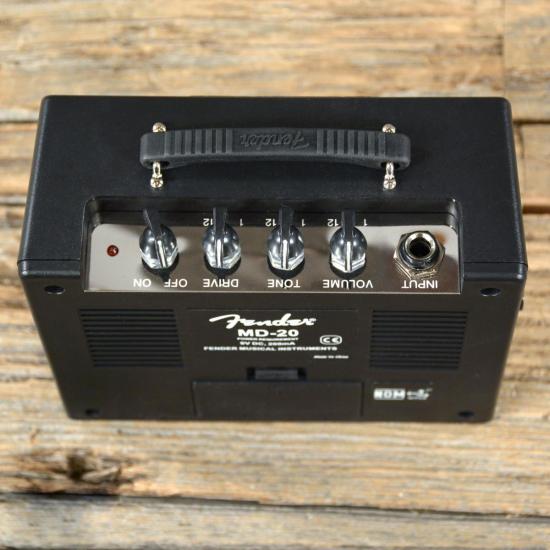 Mini Amplificador FENDER Mini Deluxe MD-20 por 492,99 à vista no boleto/pix ou parcele em até 10x sem juros. Compre na loja Mundomax!