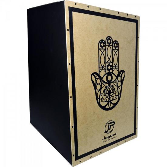 Cajon Eletroacústico Inclinado MÃO DE DEUS K2-EQ-MD JAGUAR por 0,00 à vista no boleto/pix ou parcele em até 1x sem juros. Compre na loja Mundomax!