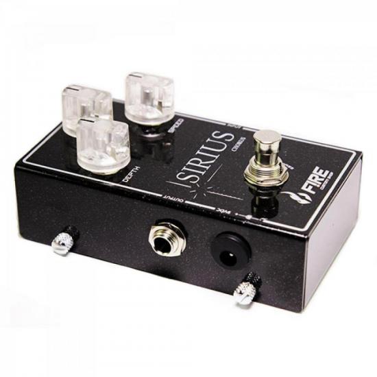 Pedal de Efeitos Chorus SIRIUS Preto FIRE por 0,00 à vista no boleto/pix ou parcele em até 1x sem juros. Compre na loja Mundomax!