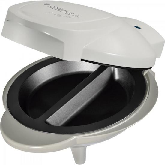 Omeleteira 800W 127V +EGG OML100 Branca CADENCE por 0,00 à vista no boleto/pix ou parcele em até 1x sem juros. Compre na loja Mundomax!