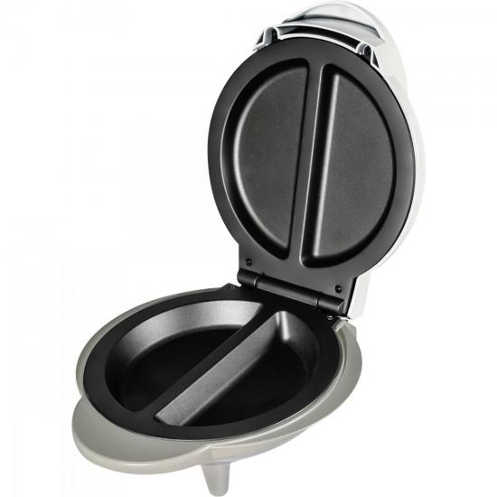 Omeleteira 800W 220V +EGG OML100 Branca CADENCE por 0,00 à vista no boleto/pix ou parcele em até 1x sem juros. Compre na loja Mundomax!