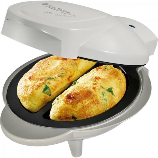 Omeleteira 800W 220V +EGG OML100 Branca CADENCE por 0,00 à vista no boleto/pix ou parcele em até 1x sem juros. Compre na loja Mundomax!