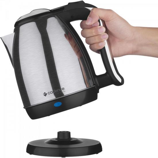 Chaleira Elétrica Inox Prime 1,7L 110V CEL800 Prata CADENCE por 0,00 à vista no boleto/pix ou parcele em até 1x sem juros. Compre na loja Mundomax!