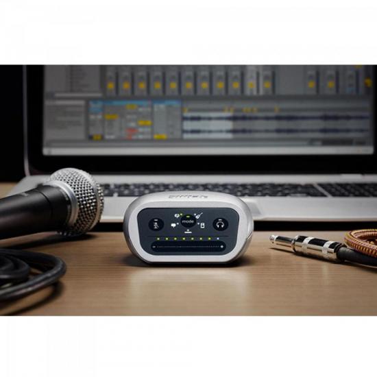 Interface Digital Para Áudio MVI Preto/Prata SHURE por 0,00 à vista no boleto/pix ou parcele em até 1x sem juros. Compre na loja Mundomax!