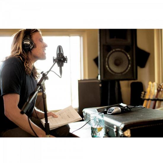 Interface Digital Para Áudio MVI Preto/Prata SHURE por 0,00 à vista no boleto/pix ou parcele em até 1x sem juros. Compre na loja Mundomax!