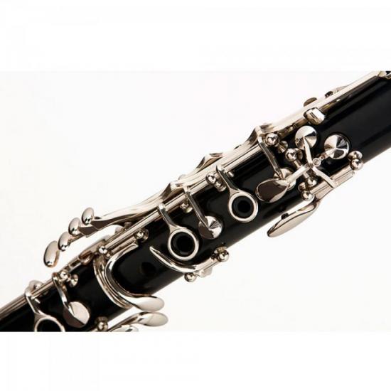 Clarinete BB Eagle CL04N Preto Brilhante por 1.649,00 à vista no boleto/pix ou parcele em até 12x sem juros. Compre na loja Mundomax!