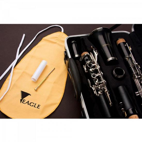Clarinete BB Eagle CL04N Preto Brilhante por 1.649,00 à vista no boleto/pix ou parcele em até 12x sem juros. Compre na loja Mundomax!
