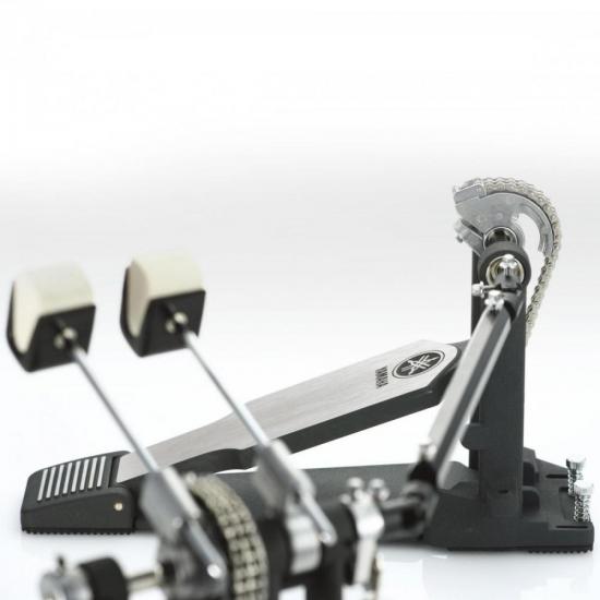 Pedal Duplo DFP9500C Yamaha por 0,00 à vista no boleto/pix ou parcele em até 1x sem juros. Compre na loja Mundomax!