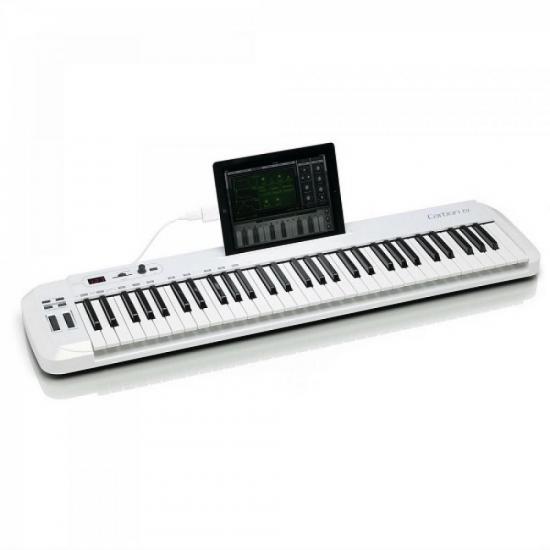 Controlador SAMSON Midi CARBON-61 Branco por 0,00 à vista no boleto/pix ou parcele em até 1x sem juros. Compre na loja Mundomax!