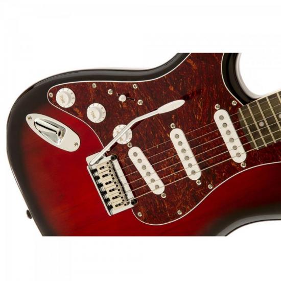 Guitarra SQUIER Stratocaster Standard 537 Antique Burst por 0,00 à vista no boleto/pix ou parcele em até 1x sem juros. Compre na loja Mundomax!