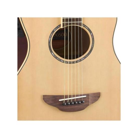 Violão Yamaha APX600 Eletroacústico Aço Natural por 2.389,00 à vista no boleto/pix ou parcele em até 12x sem juros. Compre na loja Mundomax!