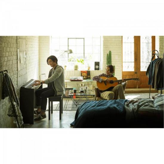 Piano Digital Yamaha P-125 Compacto Com Fonte Preto por 5.799,99 à vista no boleto/pix ou parcele em até 12x sem juros. Compre na loja Mundomax!