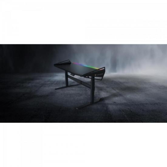 Mesa Gamer Automatizada HEX 160CM AD7 L Preto THUNDERX3 por 5.485,90 à vista no boleto/pix ou parcele em até 12x sem juros. Compre na loja Mundomax!