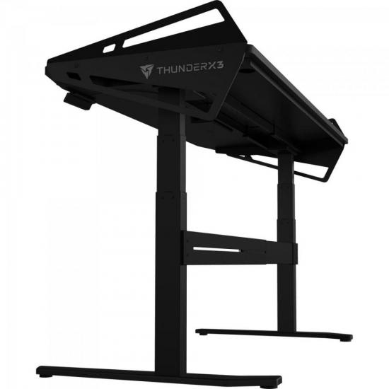Mesa Gamer Automatizada HEX 120CM AD7 M Preto THUNDERX3 por 0,00 à vista no boleto/pix ou parcele em até 1x sem juros. Compre na loja Thunderx3!