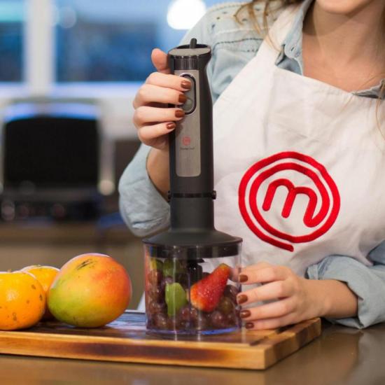 Mixer de Mão Premium com Acessórios MI3001P 700W 220V Preto MASTERCHEF por 0,00 à vista no boleto/pix ou parcele em até 1x sem juros. Compre na loja Mundomax!